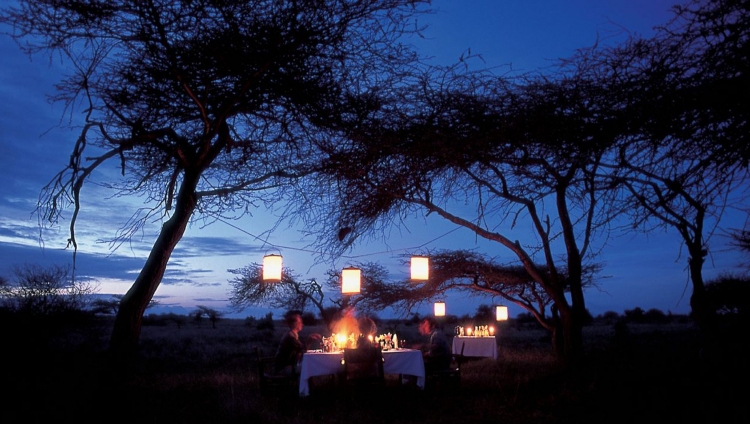 Loisaba Cottage - Bush Dining by Night